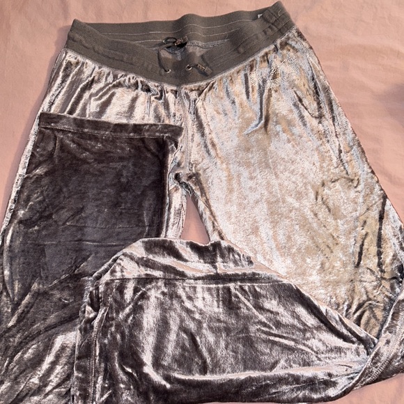 BCBGMAXAZRIA ladies, velour track pants and silver XL - Picture 2 of 5